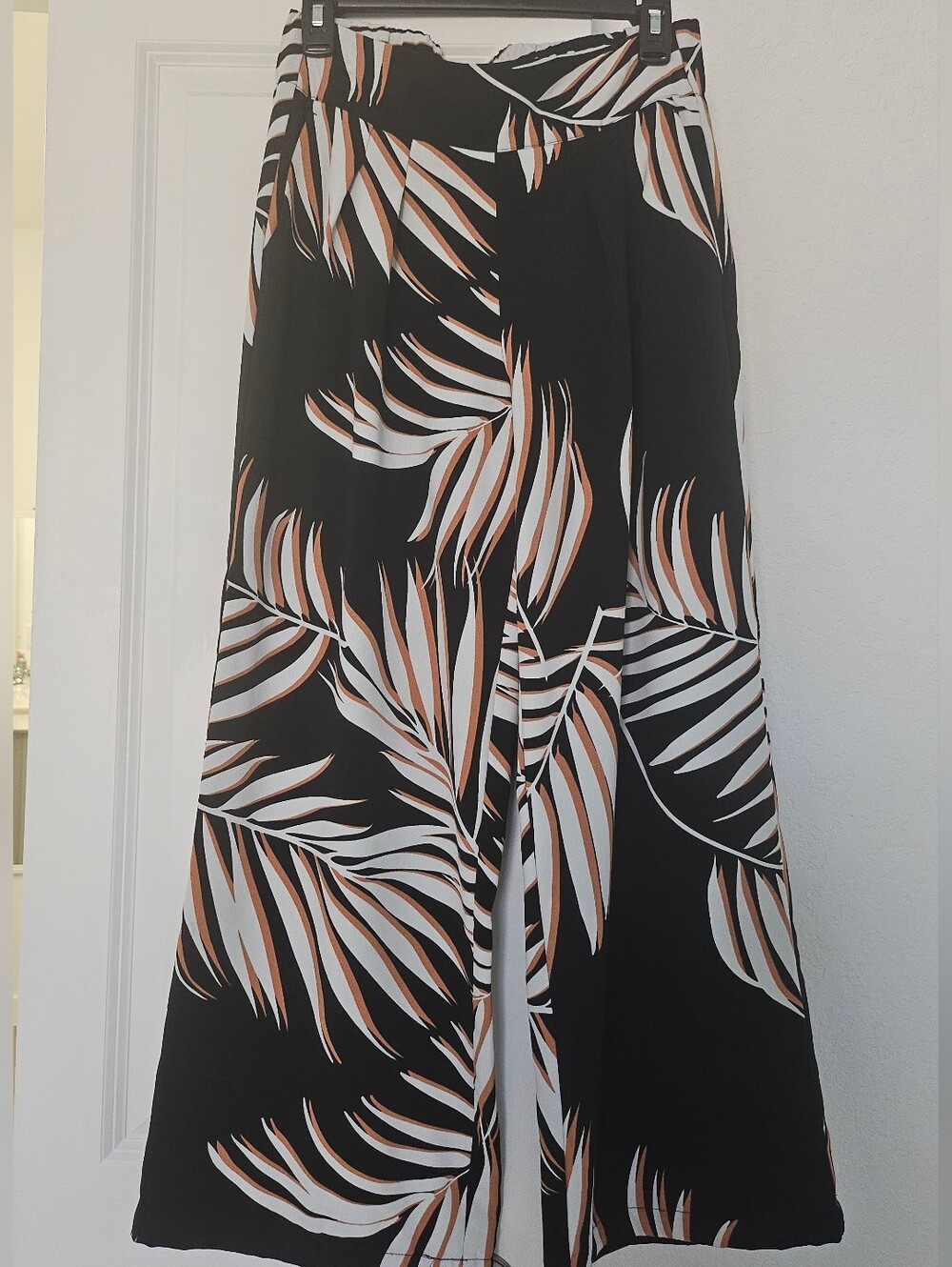Black Palm-Print Wide-Leg Pants